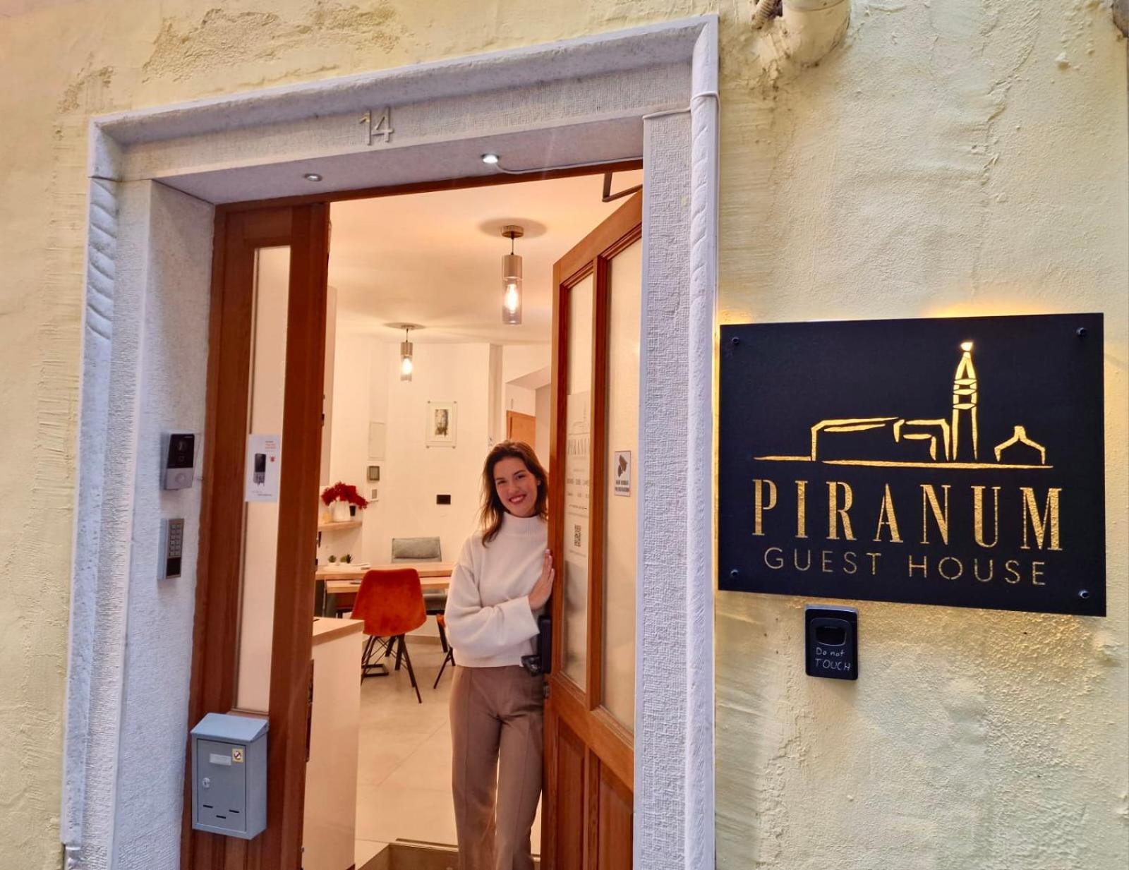Piranum Guesthouse Bagian luar foto