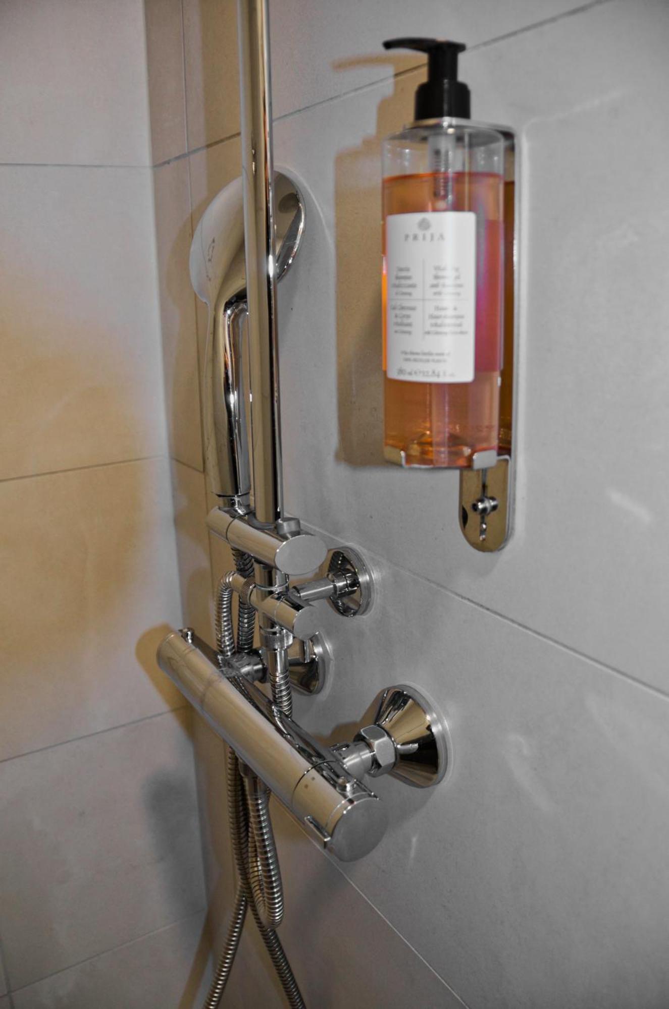 Piranum Guesthouse Bagian luar foto